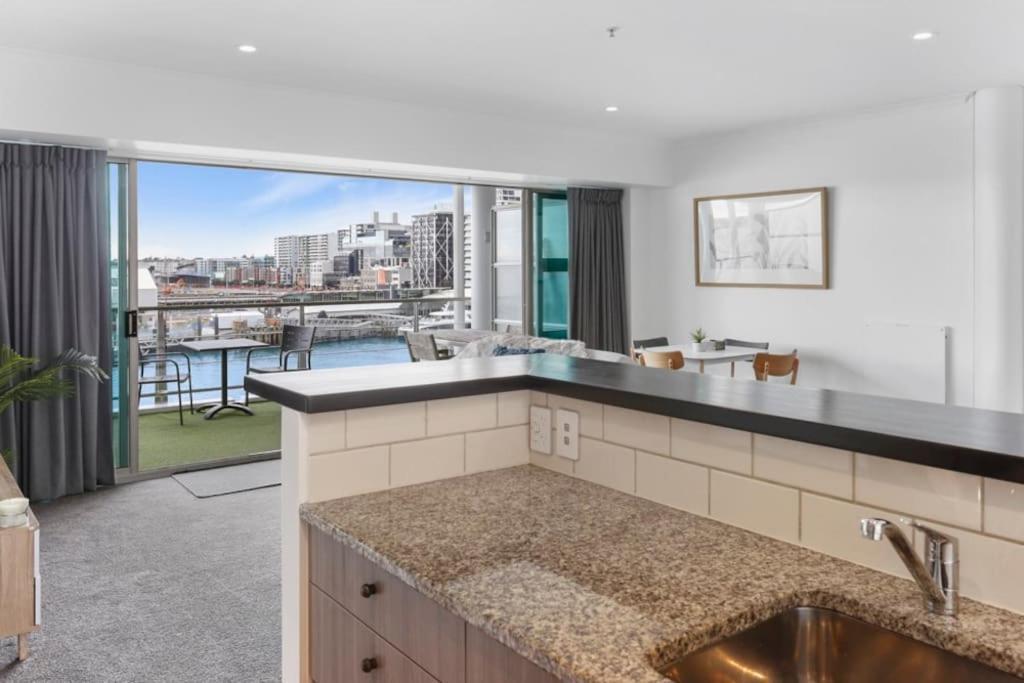 Newly Refurbished Waterfront Apartment! 3320 Auckland Exteriör bild